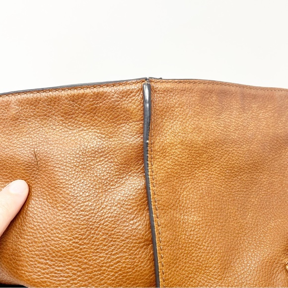 Fossil Leather Shoulder Bag - Picture 7 of 15